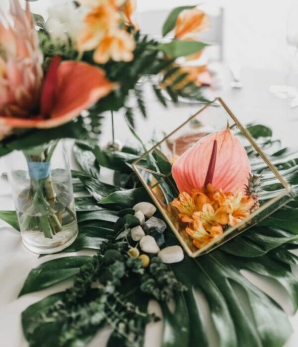 Tropical-Themed Tablescape